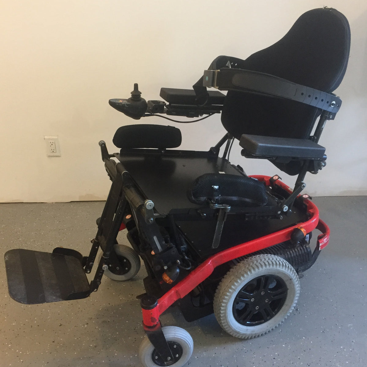 Refurbished Levo C3 Combi Standing Power Wheelchair - Inclusive Inc