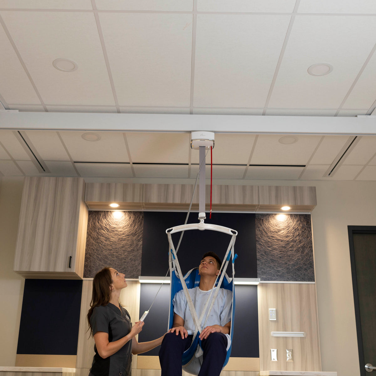 Medcare Heavy Duty C-1000 Ceiling Lift + XY Track Bundle